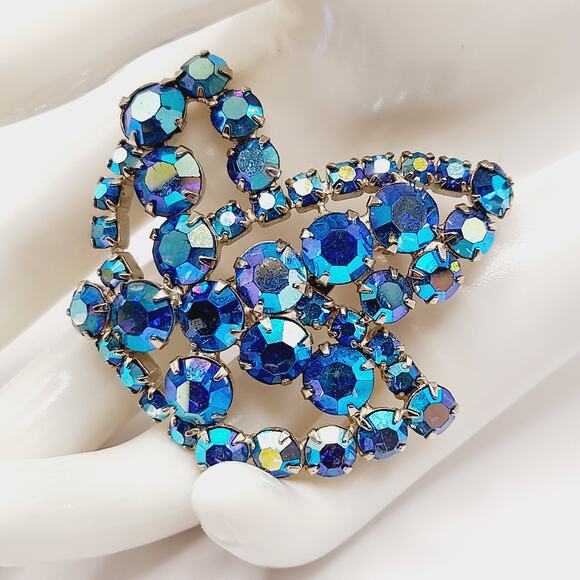 Vintage Blue Aurora Borealis Rhinestone Leaf Brooch, Openwork Rhodium Plated - Picture 4 of 10